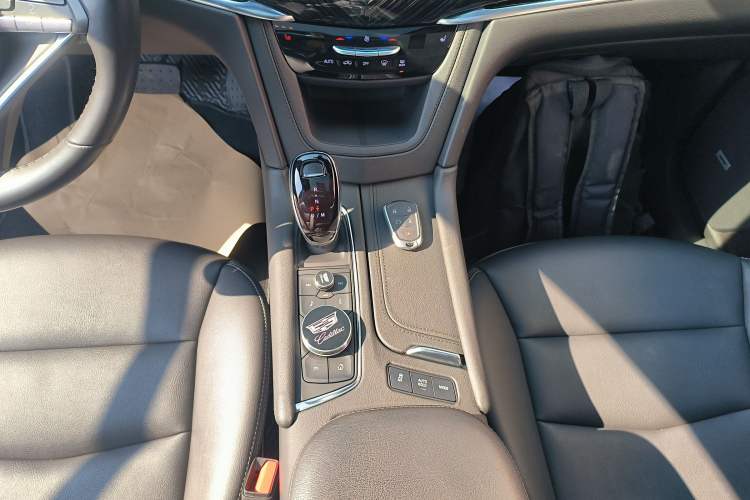 Used Cadillac XT6 2022 2.0T 7-Seater Two-Wheel Drive Luxury Version