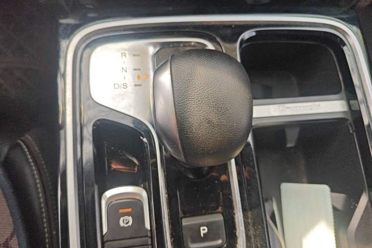 Used GAC Trumpchi GS8 2021 390T Two-Wheel-Drive Dark Knight Edition Gear Lever