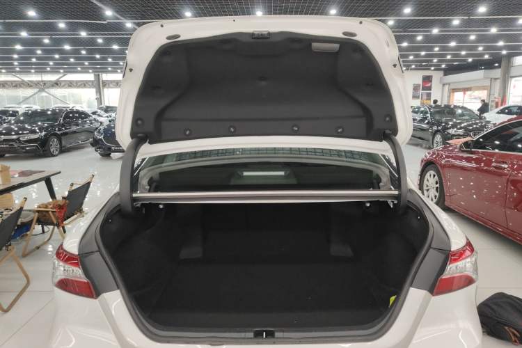 Used Toyota Camry 2023 2.0G Luxury Edition