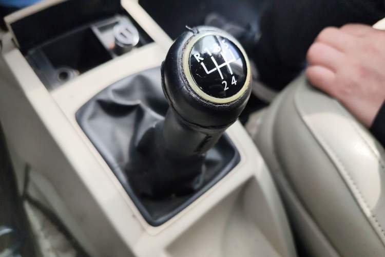 Used Volkswagen Polo 2011 Jingqu 1.6L Manual - Real Cool Edition Gear Lever