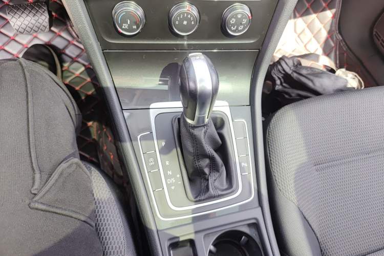 Used Volkswagen Golf 2019 1.8TSI Travel Edition
