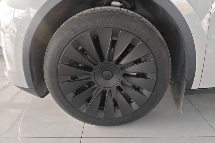 Used Tesla Model Y 2023 Rear-Wheel-Drive Version