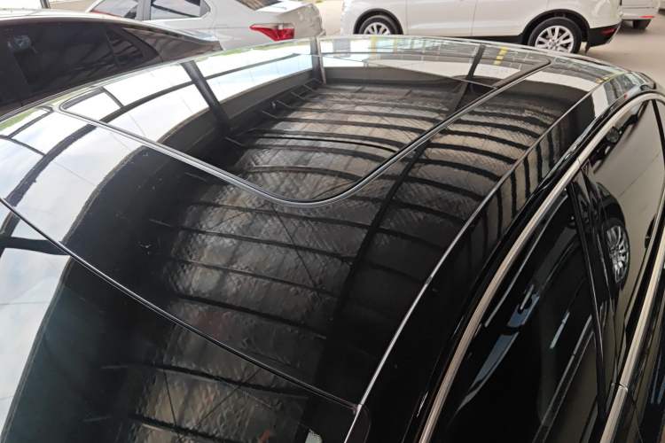 Used Volkswagen Magotan 2017 330TSI DSG Leading Model Roof