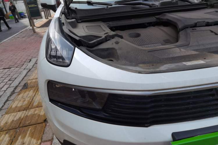 Used Lynk & Co 01 2019 2.0T Two-Wheel-Drive Pro Version China VI Standard Right Front Headlight