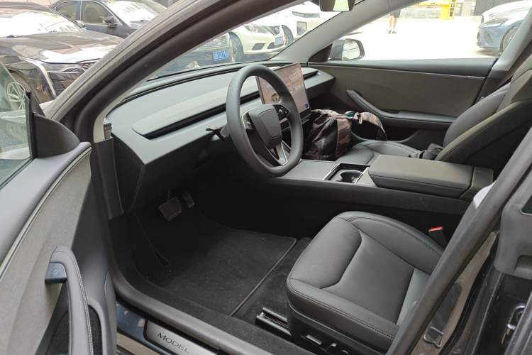 Used Tesla Model 3 2025 Model Revised Rear-Wheel-Drive Version
