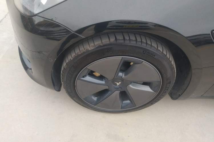 Used Tesla Model 3 2022 Rear-Wheel-Drive Version Left Front Wheel Hub