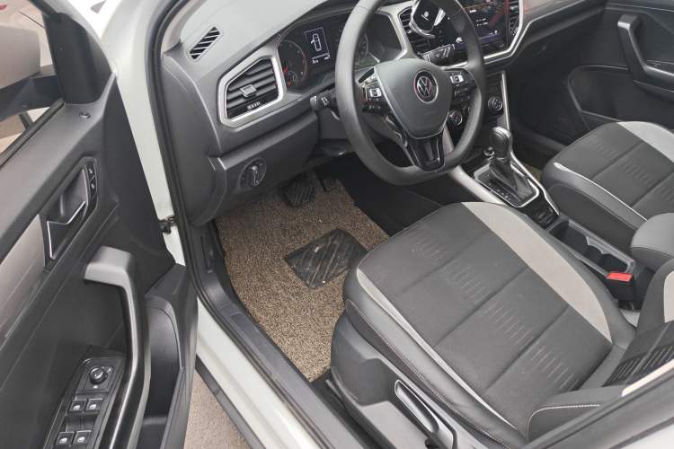 Used Volkswagen T-ROC 2021 Revised Version 280TSI DSG Two-Wheel Drive Elite Connect Edition Driver Seat