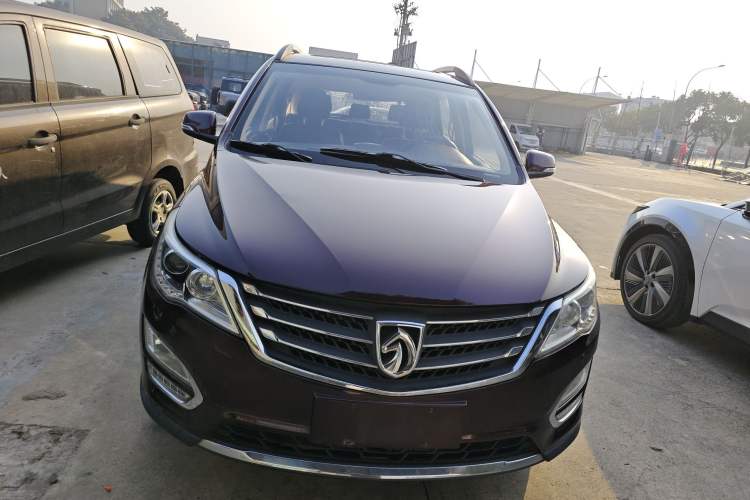 Used Baojun 560 2015 1.8L manual luxury version