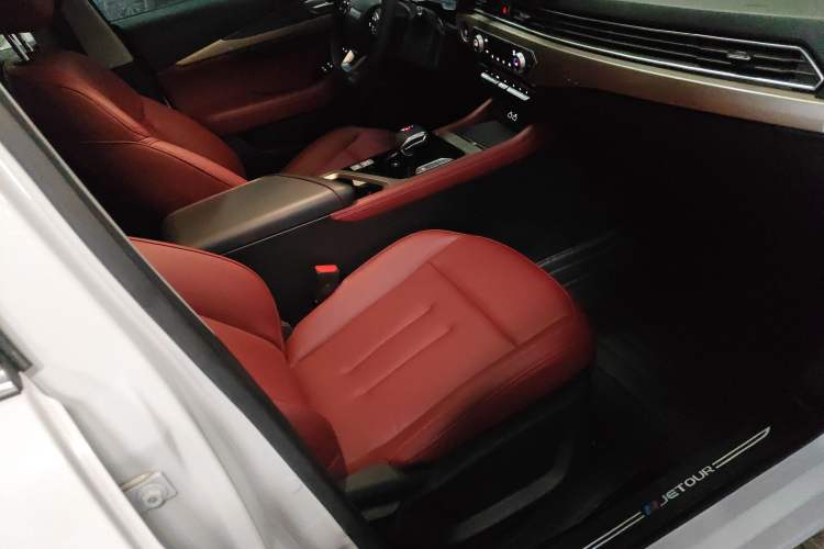 Used JETOUR X70 2023 1.5T DCT Overpass PRO+ Edition 7 Seats
