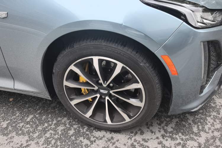 Used Cadillac CT5 2023 28T Luxury Edition (Standard Version) Right Front Wheel Hub