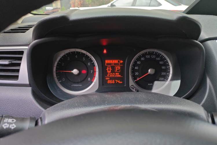 Used Venucia R50X 2013 1.6L Manual Version with Beidou Navigation Instrument Cluster