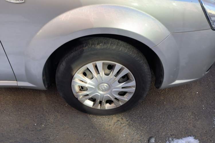 Used Buick Excelle 2015 1.5L Automatic Classic Model Right Front Wheel Hub