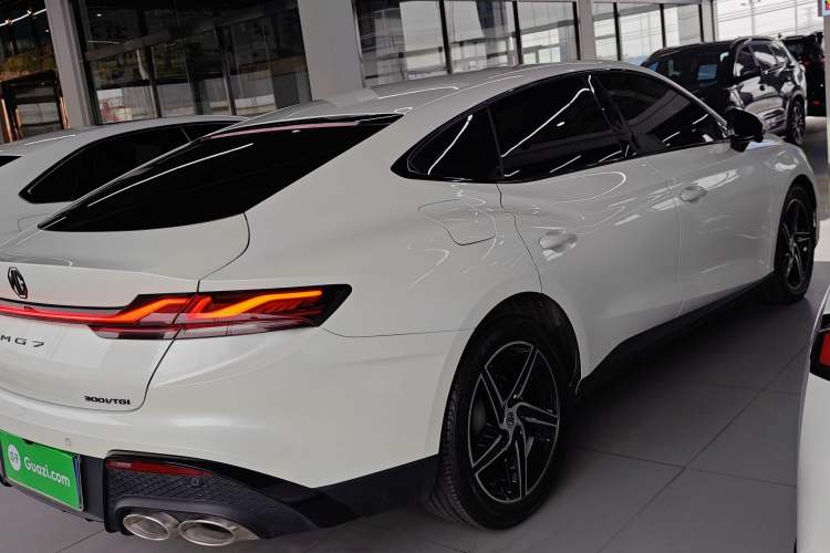 Used MG 7 2023 1.5T DCT Luxurious Supreme Edition