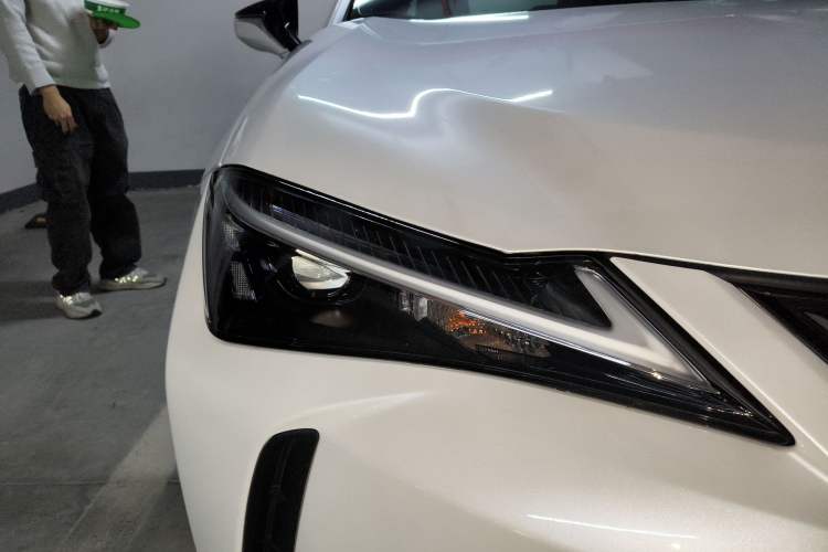 Used Lexus UX 2022 260h Explore-Cool Edition
