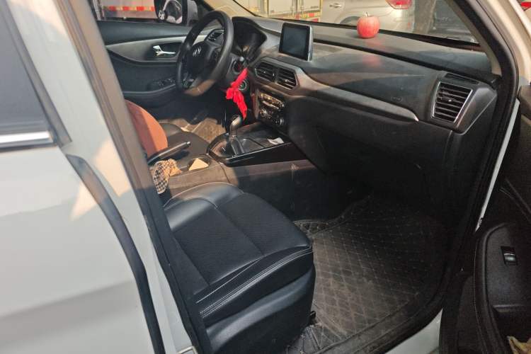 Used Dongfeng Fengon S560 2019 1.8L Manual Urban Model