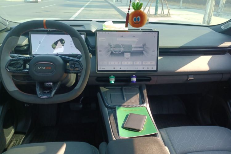 Used Lynk & Co 08 EM-P 2025 120km Long-Range Halo