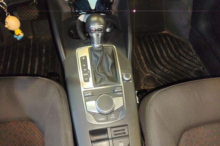 Used Audi A3 2020 Restyled Limousine 35 TFSI Ambition Version China VI Gear Lever