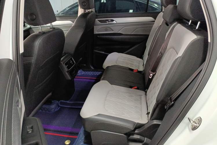 Used Volkswagen Tavendor 2023 380TSI Four-Wheel Drive R-Line Cruise Edition Left Rear Seat