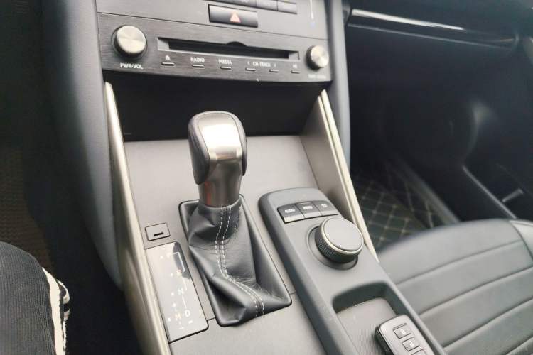 Used Lexus IS 2017 300 FENGSHANG Edition
