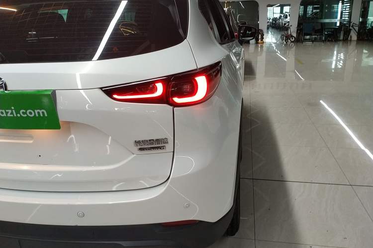 Used Mazda CX-5 2024 2.0L Automatic Two-Wheel Drive Comfort Version Right Rear Taillight