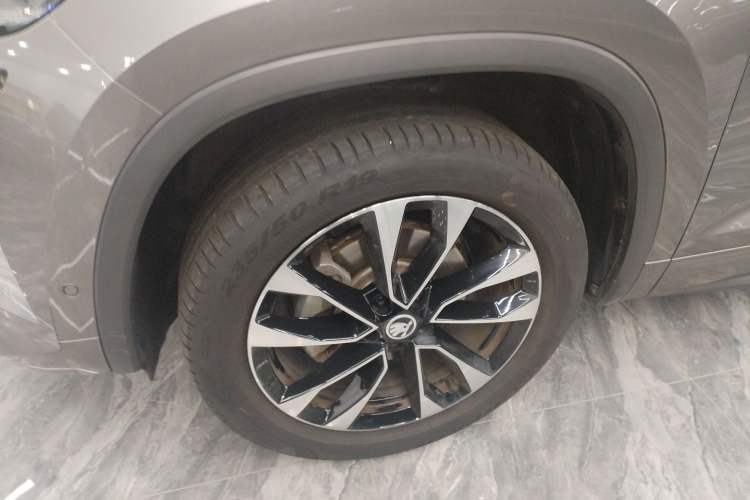 Used Skoda Kodiaq 2023 TSI330 7-Seater Two-Wheel-Drive Luxury Edition