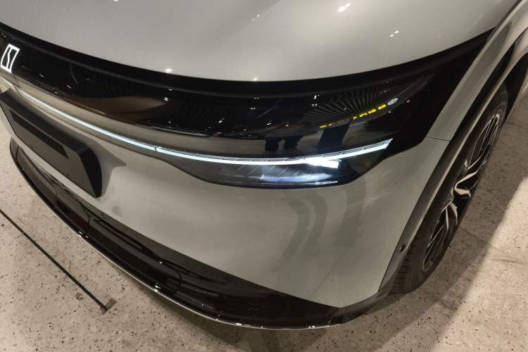 Used Zeekr 7X 2025 100 kWh Long-Range Rear-Wheel Drive with Intelligent Driving Features