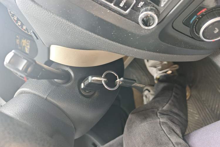 Used Volkswagen Sagitar 2012 1.6L Automatic Comfort Edition Vehicle Key