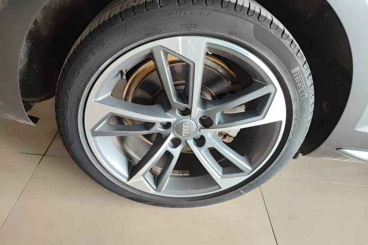 Used Audi A4L 2019 40 TFSI Fashion Edition China VI Emission Standard
