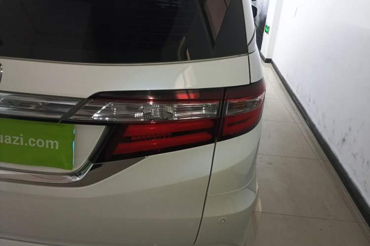 Used Honda Odyssey 2015 Revised 2.4L Luxury Edition
