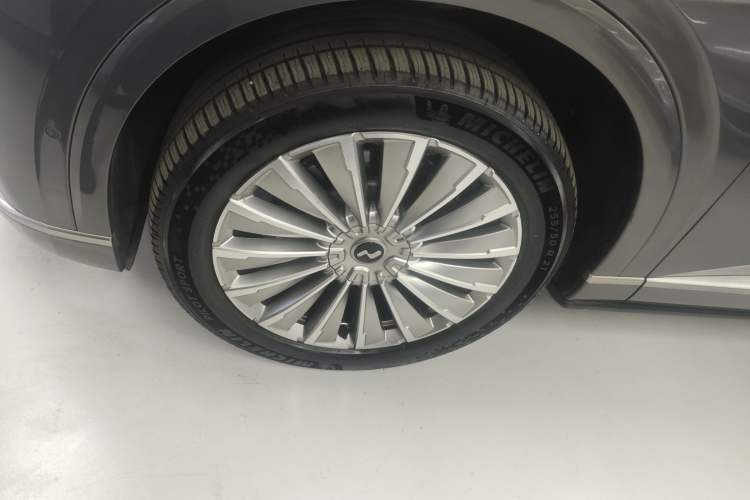 Used ONVO Luxeed L90 2025 Model—Ultra Six-Seater Version Exterior 4