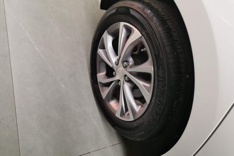 Used Buick Verano 2023 Pro Enjoyment Edition Right Rear Wheel Hub