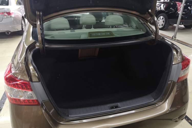 Used Nissan Sylphy 2014 1.6XV CVT Deluxe Edition