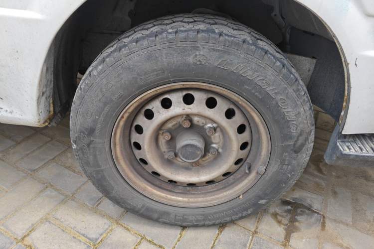 Used Jinbei Hiace  Right Front Wheel Hub