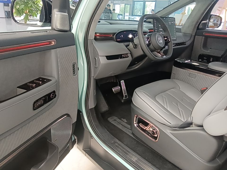 Zeekr MIX 2025 Intelligent Driving Version — снимка 17