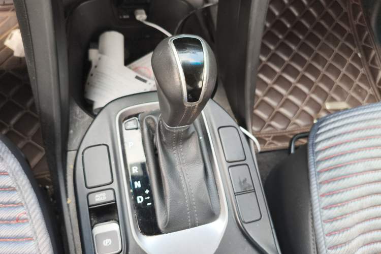 Used Hyundai Santa Fe 2015 2.0T Automatic All-Wheel Drive Smart Version 5 Seats
