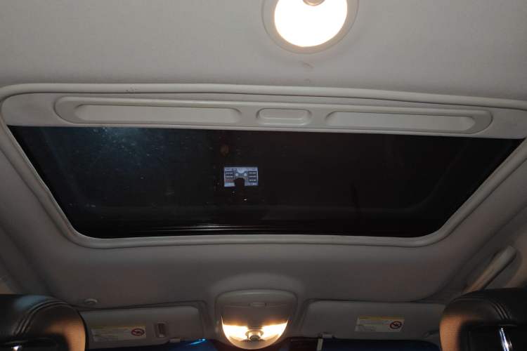 Used Roewe W5 2013 1.8T 4WD Automatic High-End Model
