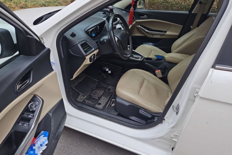 Used Ford Escort 2015 1.5L Automatic Fashion Model
