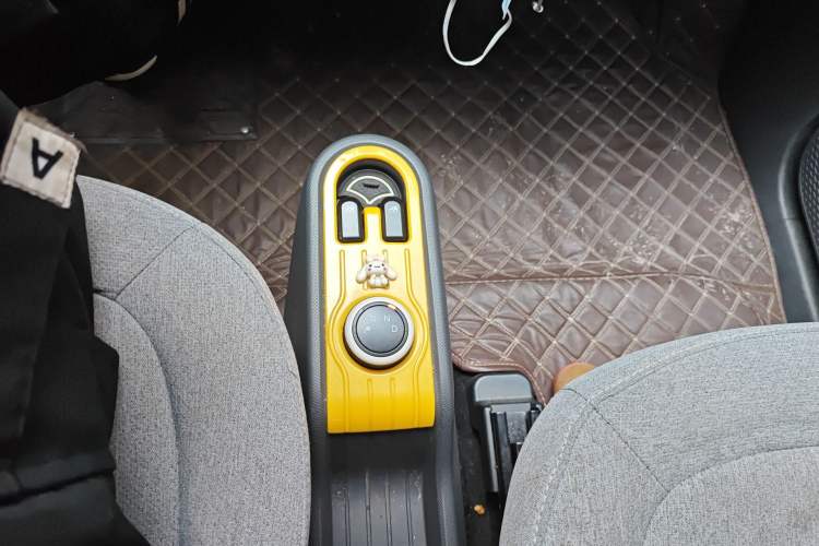 Used Wuling Hongguang MINIEV 2021 Macaron Premium Model – Lithium Iron Phosphate Gear Lever