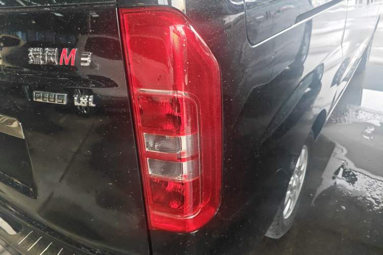 Used JAC Refine M3 2025 PLUS 1.8L Manual Smart Connect Version 7/8 Seats
