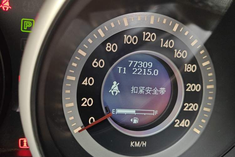 Used Bestune X80 2013 2.0L automatic comfort version Odometer Close Up