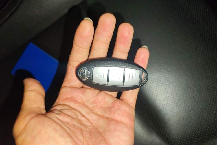 Used Nissan X-Trail 2017 2.0L CVT Comfort Edition 2WD Vehicle Key