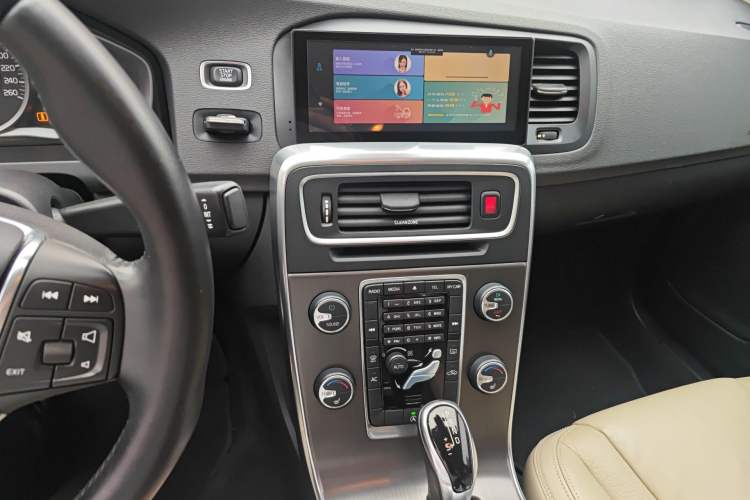 Used Volvo S60 2014 T5 Zhiyi Edition Audio And AC Panel