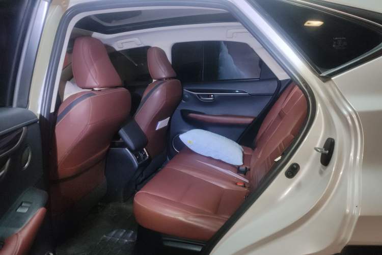 Used Lexus NX 2015 300h All-Wheel-Drive Fēngzhì Edition Left Rear Seat