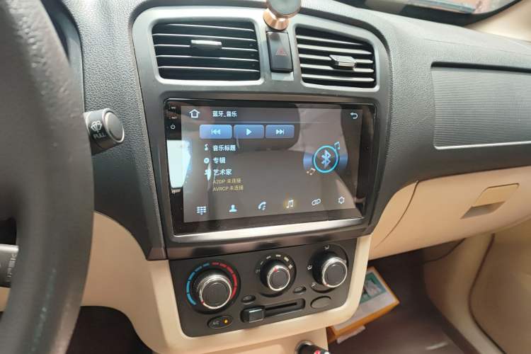 Used Dongfeng Fengon 360 2015 1.5L Manual Comfort II 7-Seater Audio And AC Panel