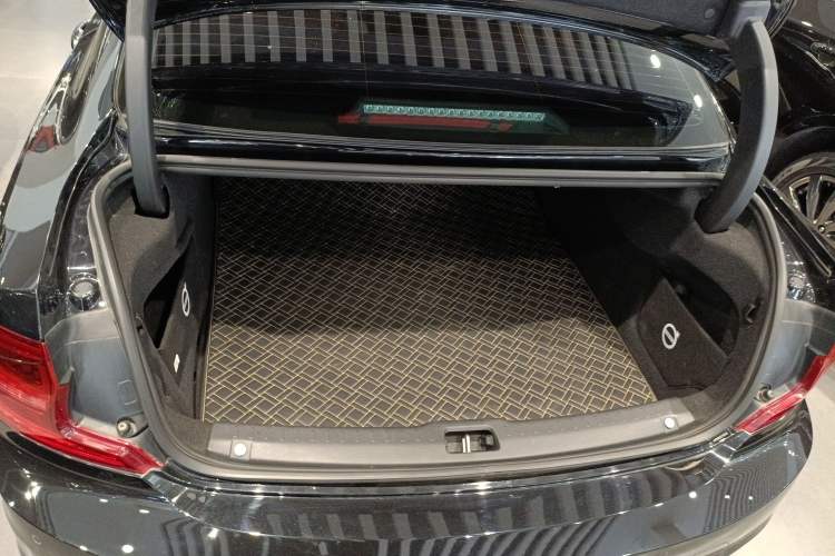 Used Volvo S90 2020 T5 Zhiya Luxury Edition