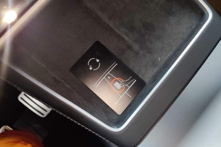 Used Tesla Model Y 2025 Rear-Wheel-Drive Version Vehicle Key