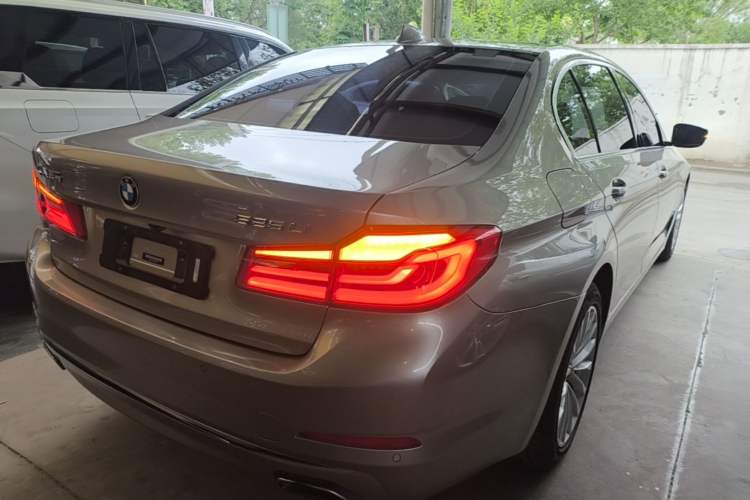 Used BMW 5 Series 2020 525Li Luxury Package
