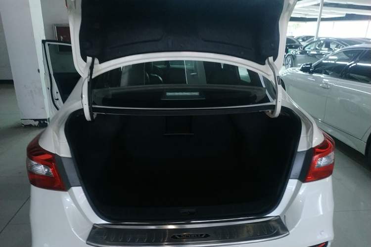 Used Nissan Sylphy 2019 1.6XV CVT Smart Connect Luxury Edition China VI Standard