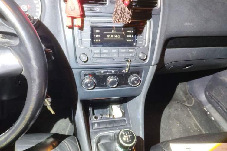 Used Volkswagen Golf 2012 1.4 TSI Manual Comfort Edition Audio And AC Panel