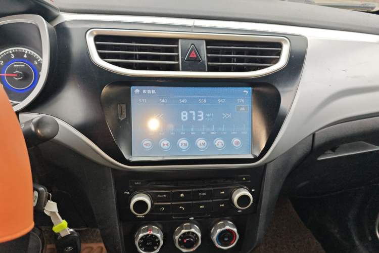 Used Brilliance V3 2015 1.5L Manual Base Version Audio And AC Panel